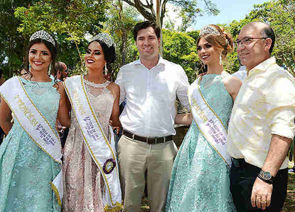 Abertura-Festa-da-Uva-também-homenageia-70-anos-de-Vinhedo.jpg