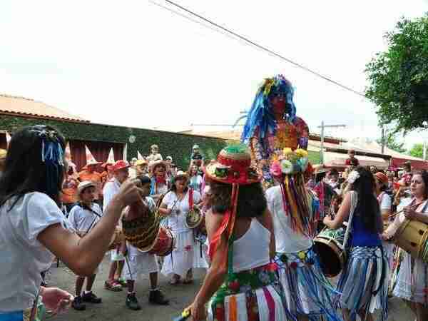 Emdec-realiza-operação-especial-para-desfiles-de-blocos-carnavalescos.jpg