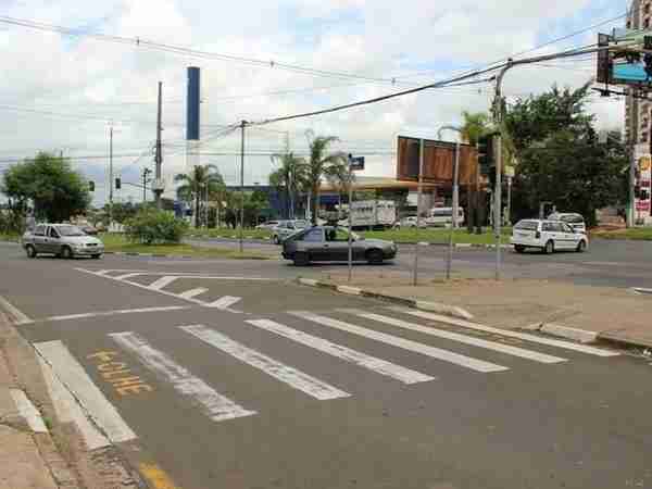 Obras-do-BRT-na-John-Boyd-Dunlop-avançam-para-a-região-do-Aurélia.jpg