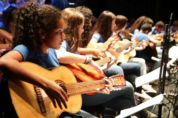 Oficinas de Música Caipira