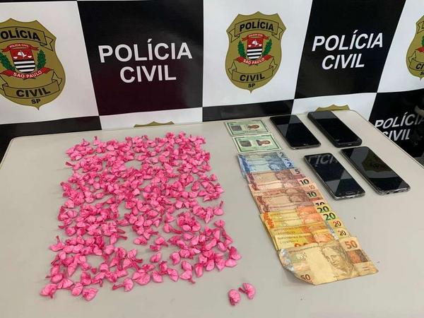 Policiais da DIG apreendem cocaína, celulares e dinheiro em imóvel no Jardim dos Lírios