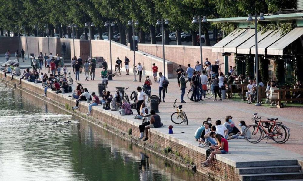 Itália e Espanha suspendem exigência de máscaras em locais ...