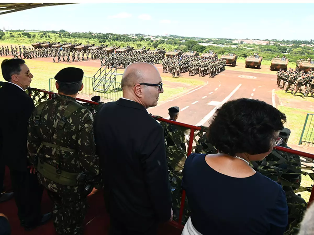 Prefeito participa de aniversário da 11ª Brigada de Infantaria Mecanizada