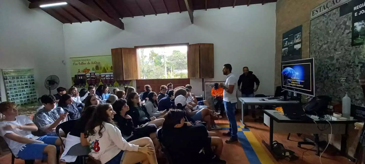 Atividades de educação ambiental atraem colégio de município vizinho