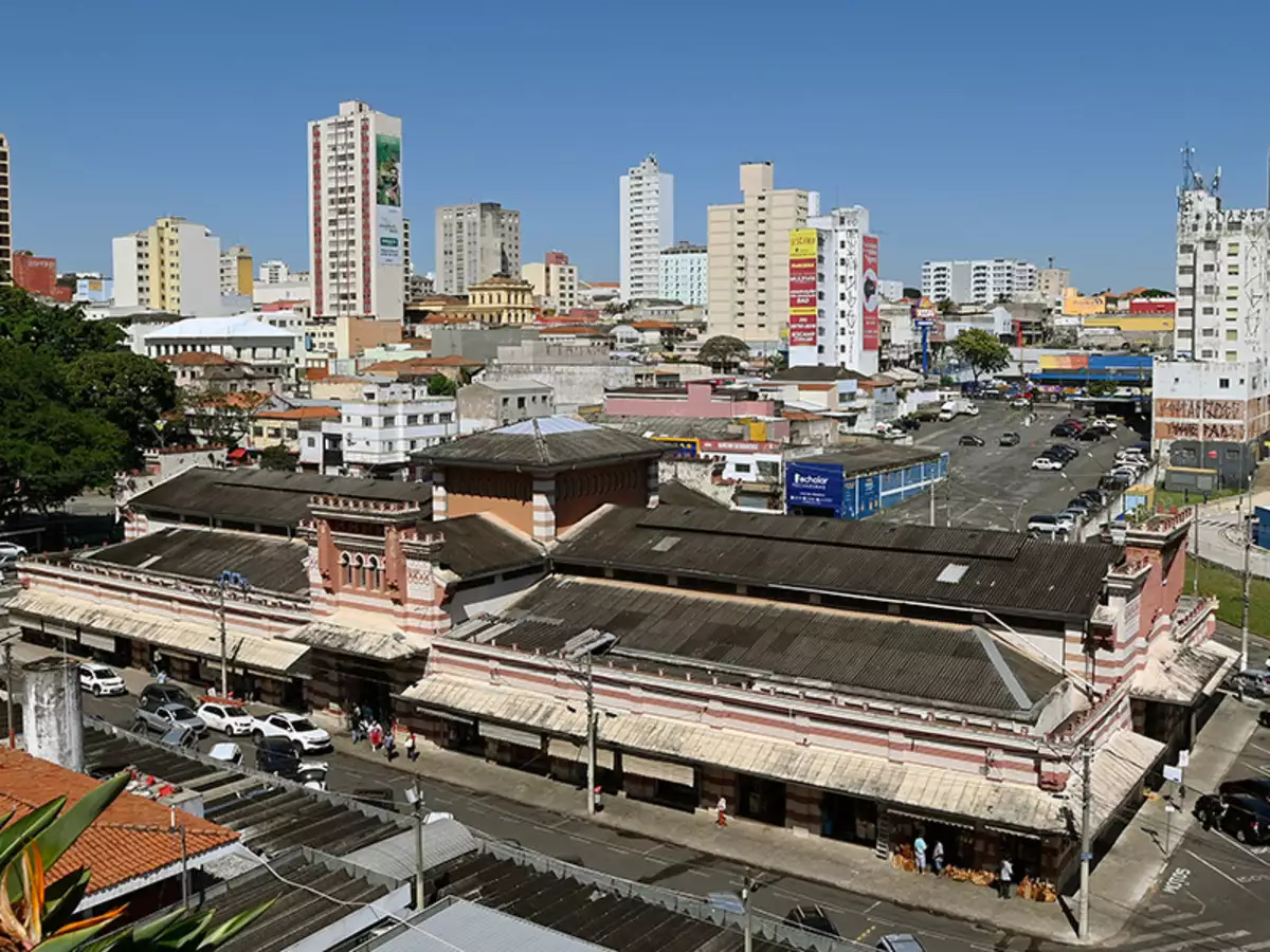 Começam as obras do Mercadão com interdição do estacionamento