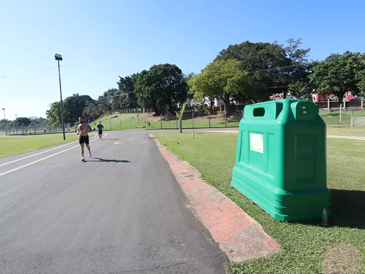 Prefeitura instala 29 contêineres como pontos de recicláveis